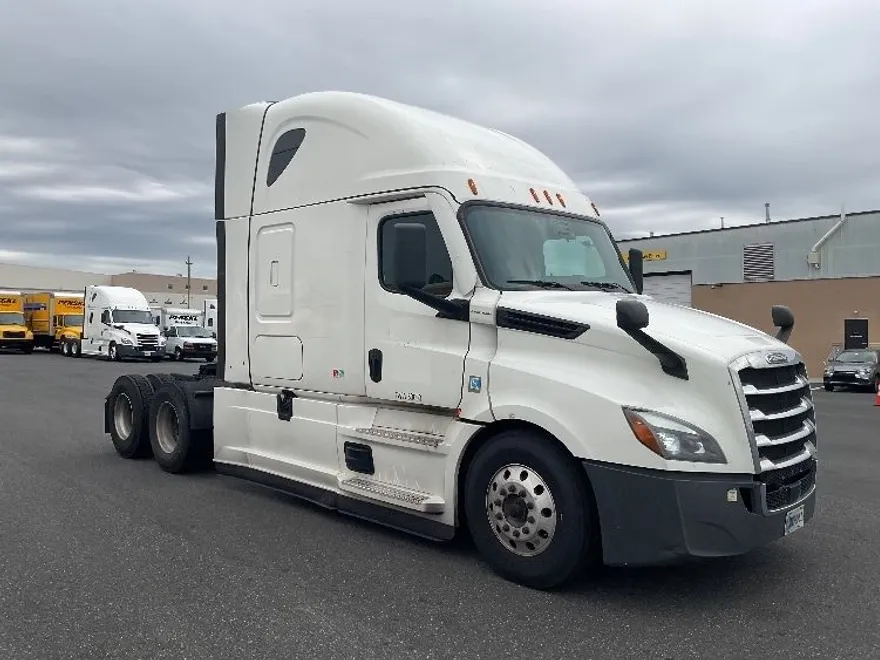 2021 Freightliner Cascadia 126" Sleeper Cab photo 1