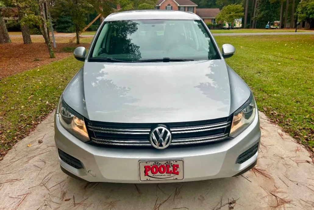 2012 Volkswagen Tiguan photo 1
