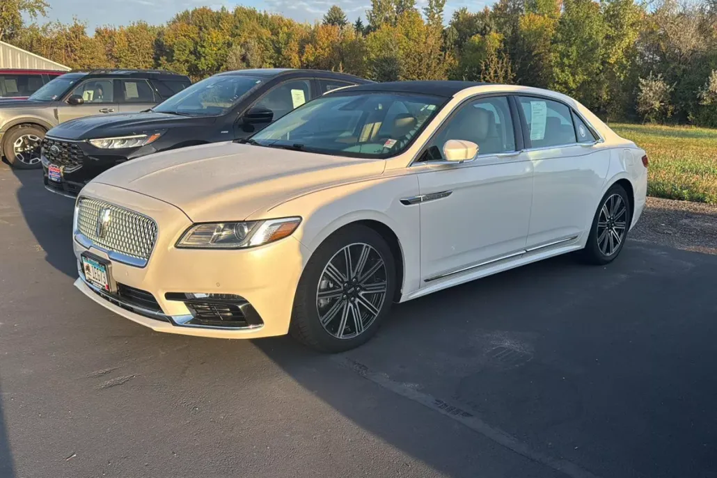 2017 Lincoln Continental Reserve photo 1