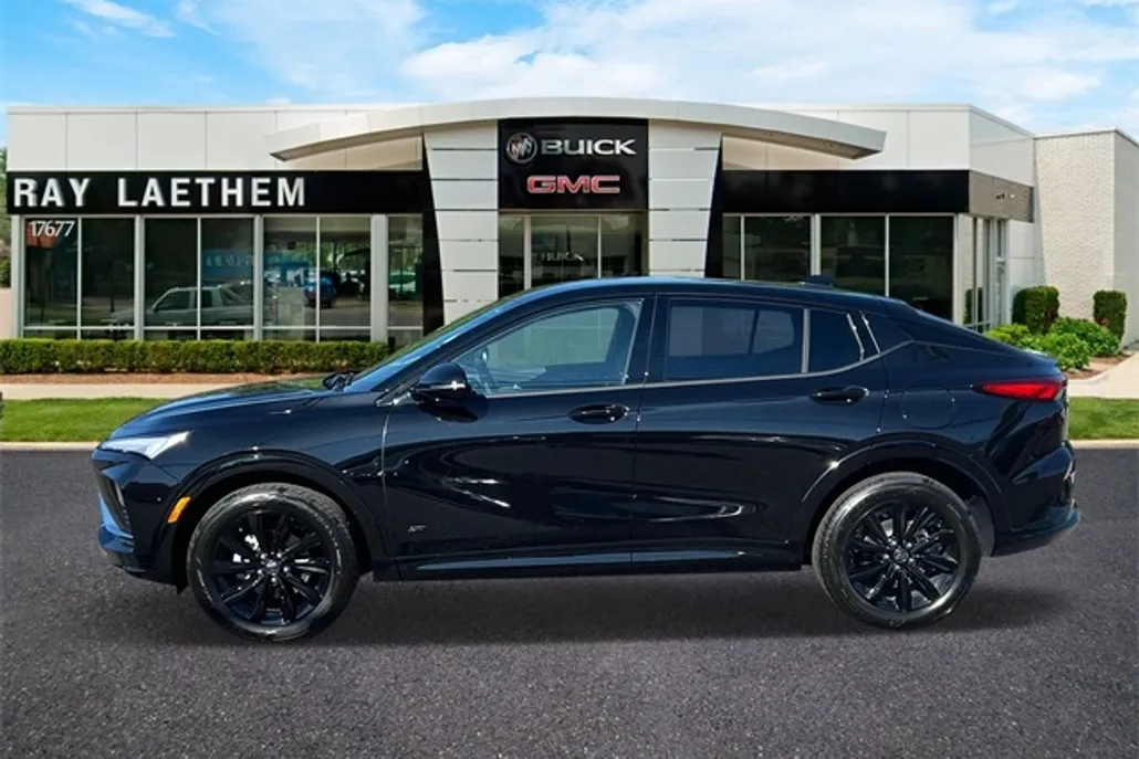 2025 Buick Envista ST photo 1