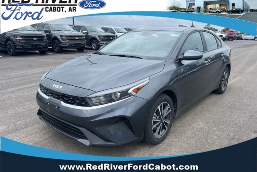 2024 Kia Forte LXS photo 1