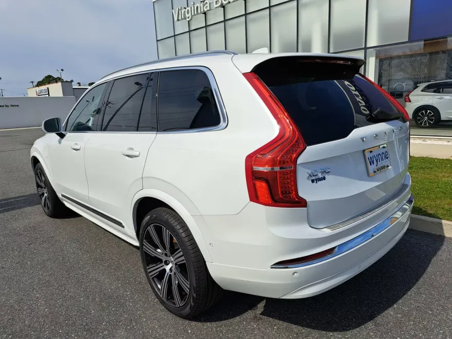 2025 Volvo XC90 T8 Plus photo 4