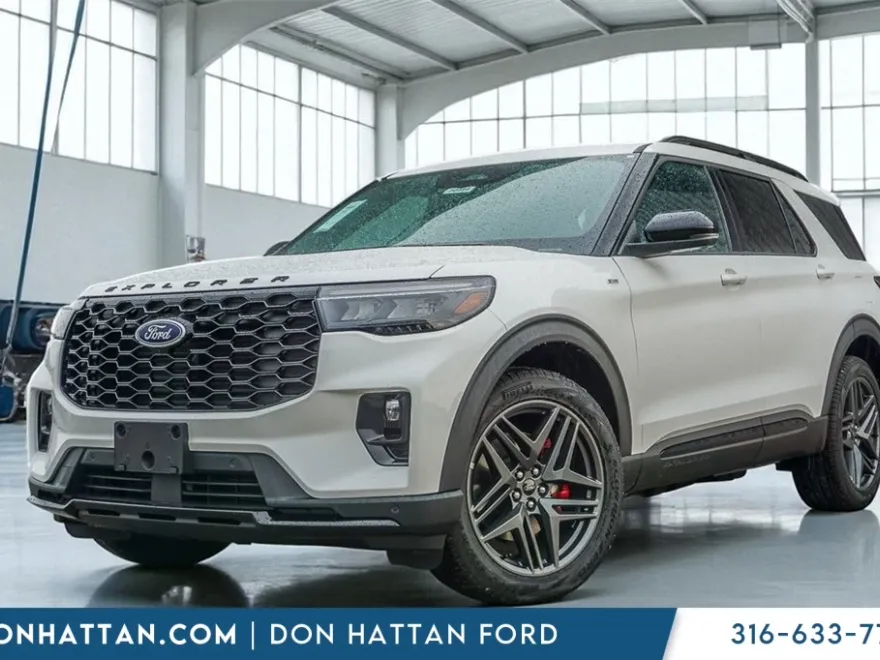 2025 Ford Explorer ST-Line photo 1