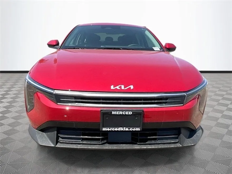 2025 Kia K4 LXS photo 1
