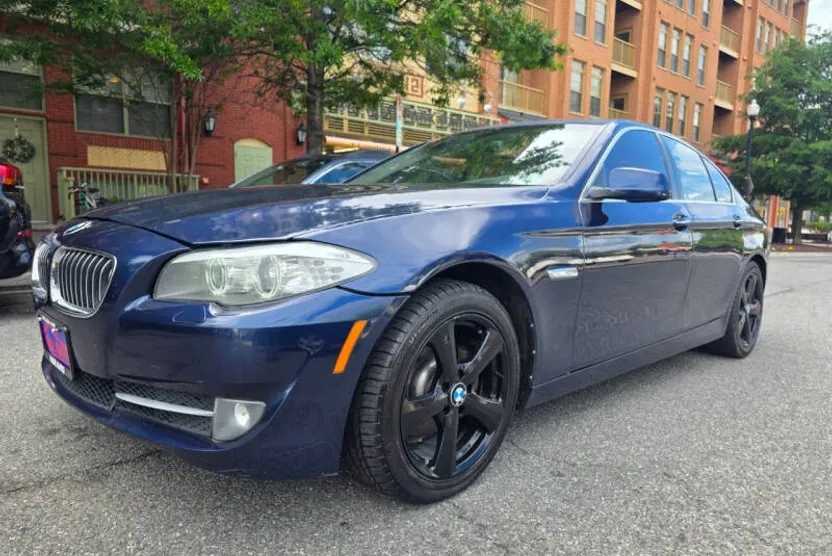 2013 Bmw 528xi 5-Series photo 1