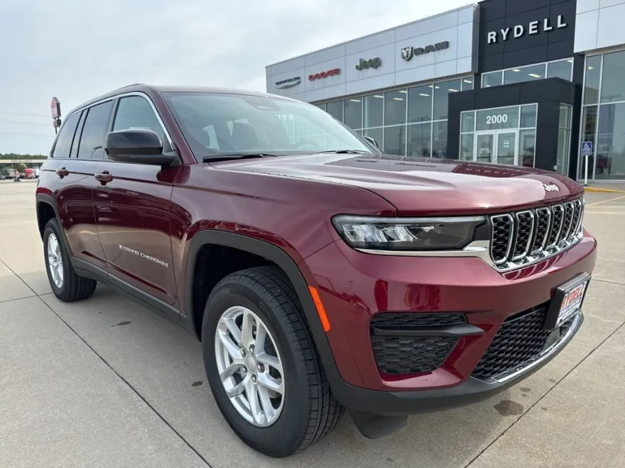 2025 Jeep Grand Cherokee Laredo X photo 1