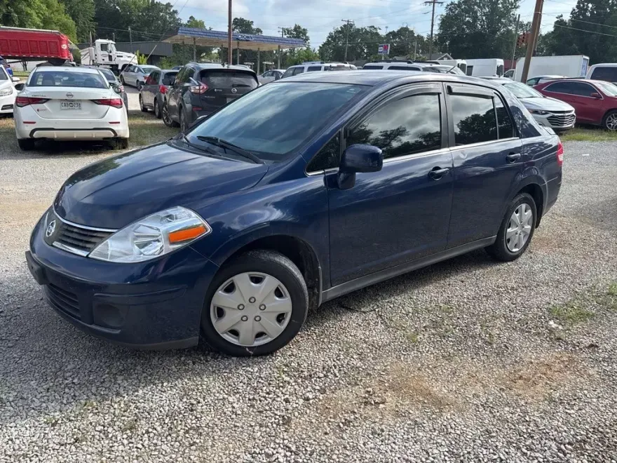 2008 Nissan Versa Sedan photo 1