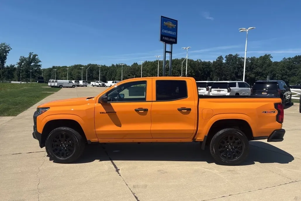 2026 Chevrolet Colorado Work Truck photo 1