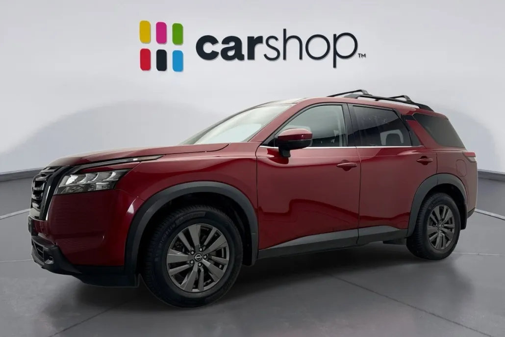 2022 Nissan Pathfinder SV photo 1