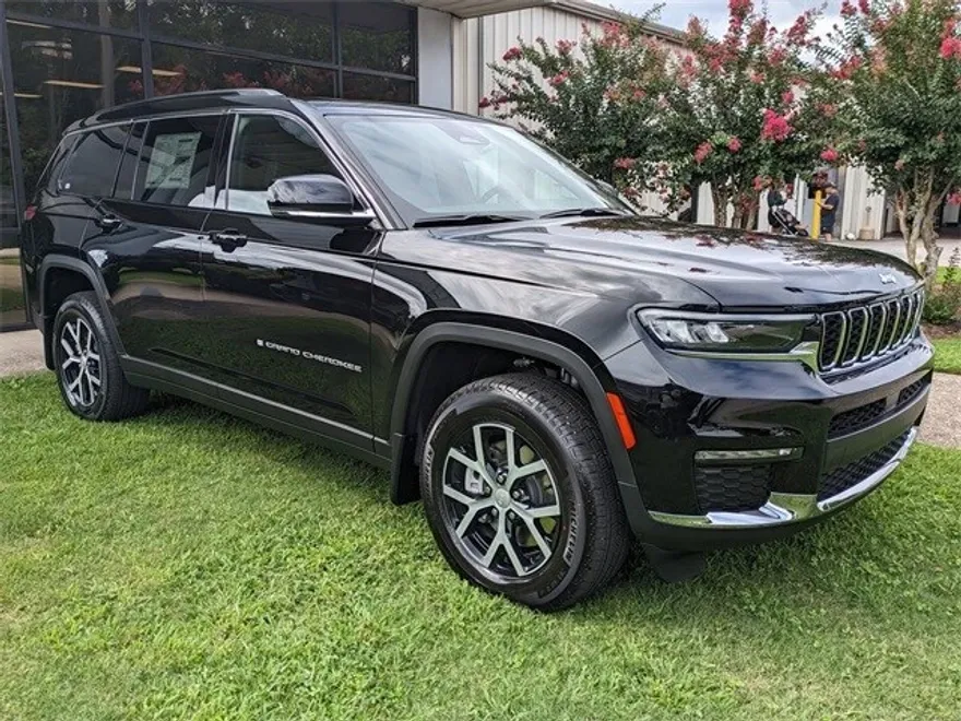 2025 Jeep Grand Cherokee Limited photo 1