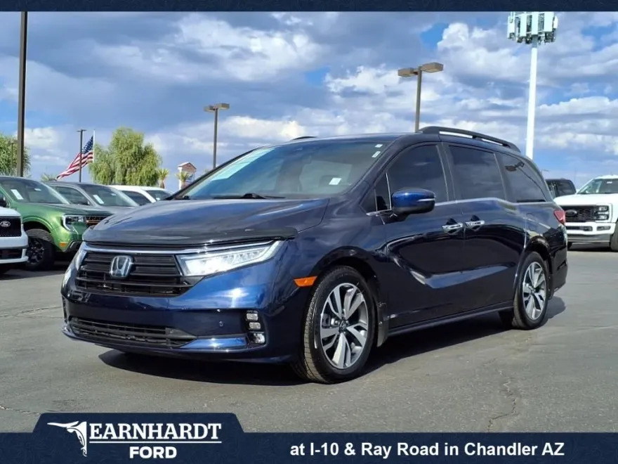 2023 Honda Odyssey Touring photo 1