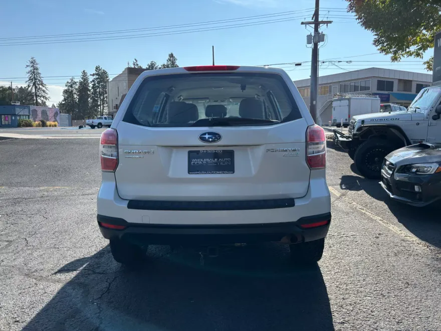 2014 Subaru Forester 2.5i photo 1