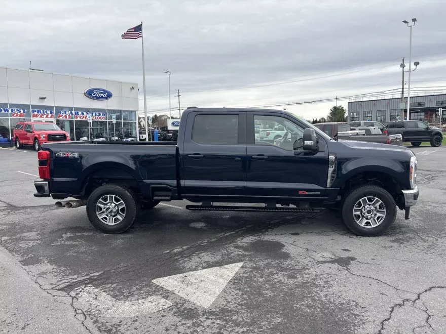 2024 Ford F-350 Lariat photo 1