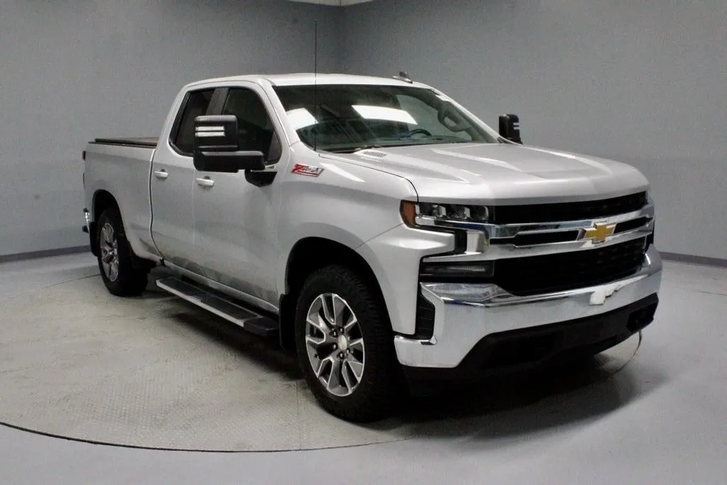 2021 Chevrolet Silverado 1500 LT photo 1