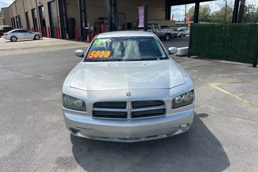 2010 Dodge Charger SXT photo 1
