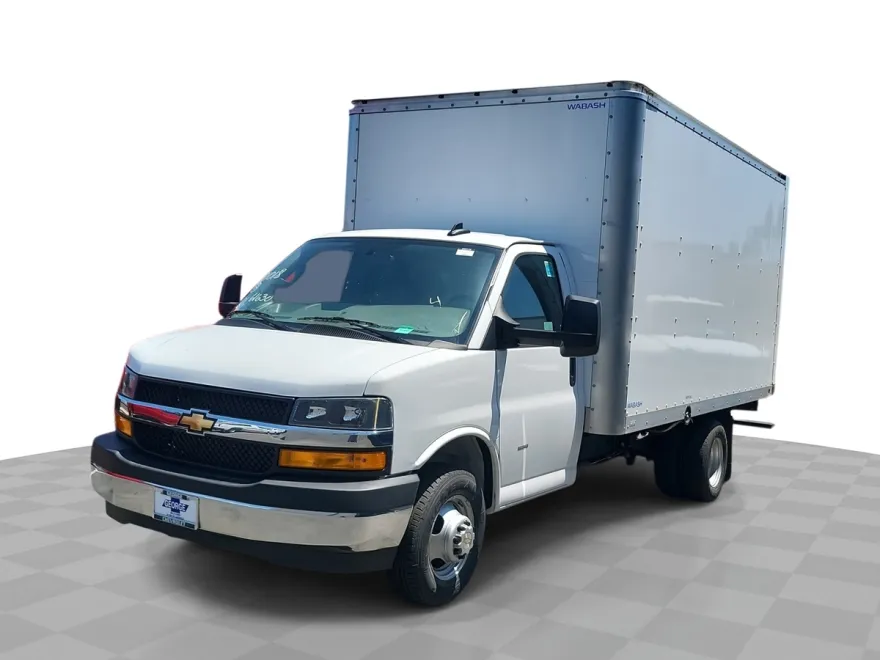 2024 Chevrolet Express Cutaway 3500 photo 1