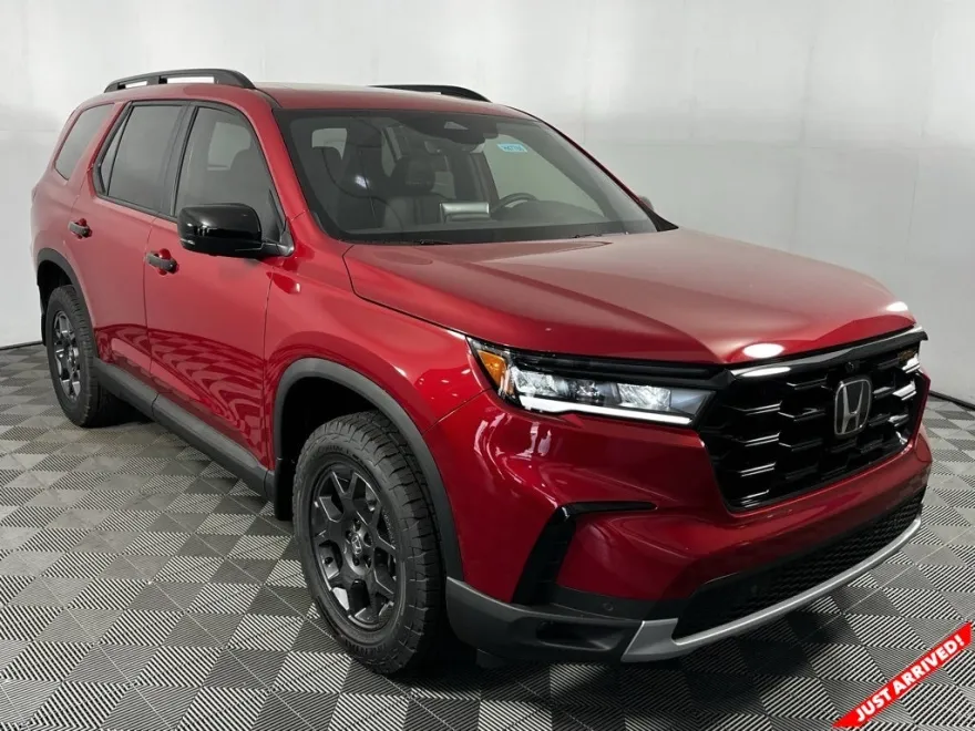 2025 Honda Pilot TrailSport photo 1