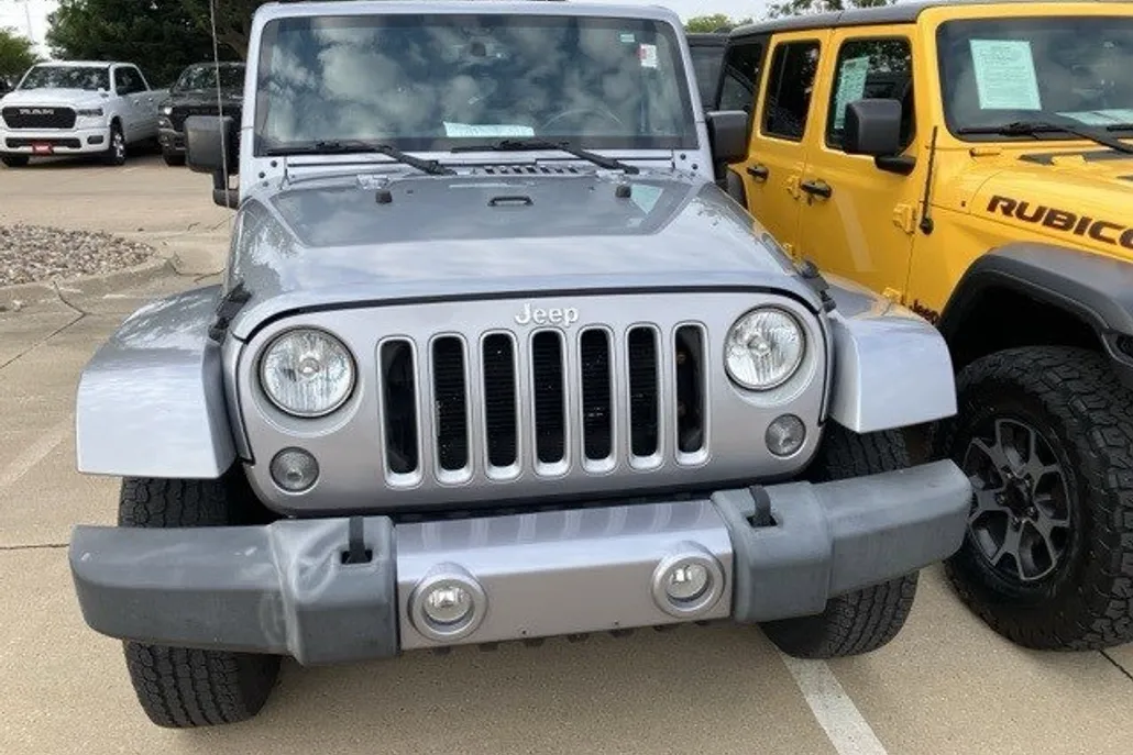 2018 Jeep Wrangler Unlimited Sahara photo 1