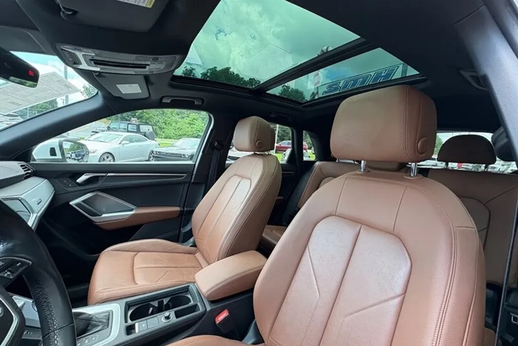2021 Audi Q3 S line Premium 45 TFSI photo 1