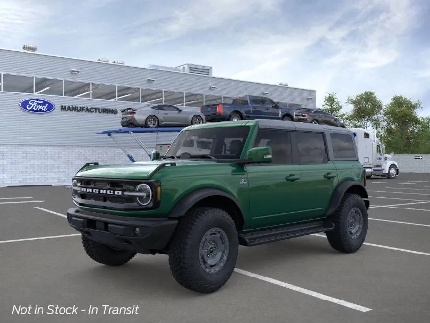 2025 Ford Bronco Outer Banks photo 1