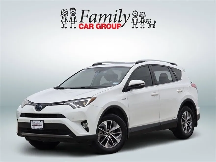 2017 Toyota RAV4 Hybrid XLE photo 1