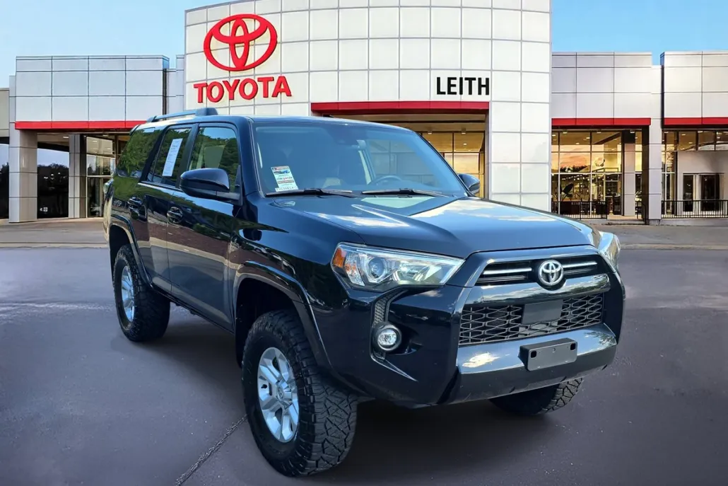 2023 Toyota 4Runner SR5 photo 1