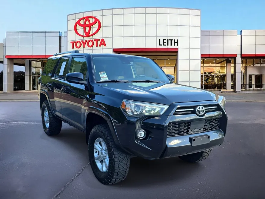 2023 Toyota 4Runner SR5 photo 1