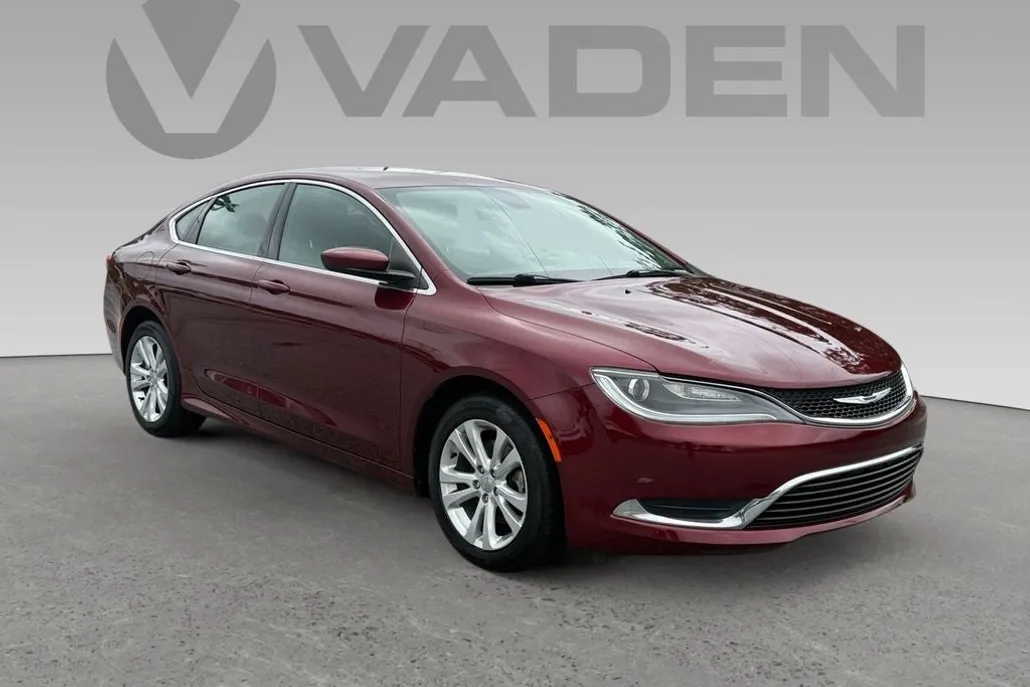 2015 Chrysler 200 Limited photo 1