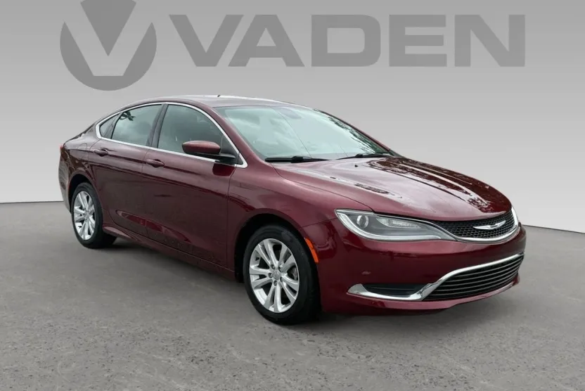2015 Chrysler 200 Limited photo 1