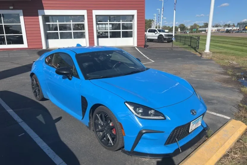 2022 Toyota GR86 Premium photo 1