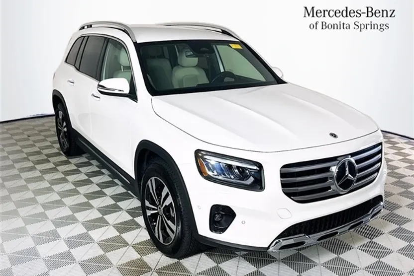 2025 Mercedes Benz GLB 250 photo 1