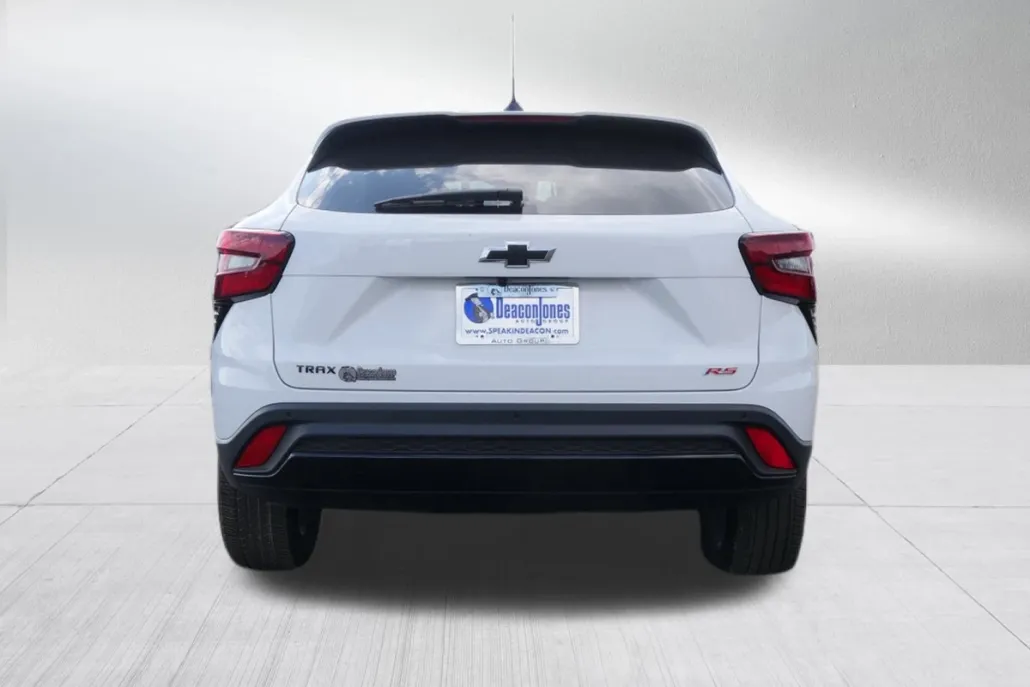 2024 Chevrolet Trax photo 1