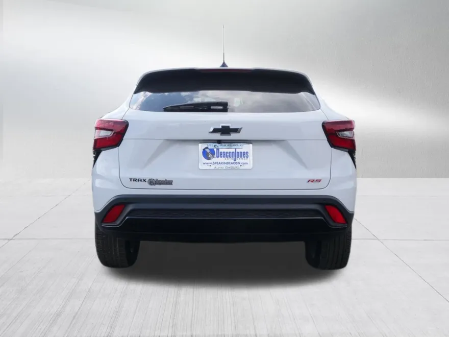 2024 Chevrolet Trax photo 1