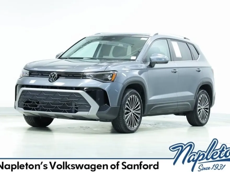 2025 Volkswagen Taos SE photo 1