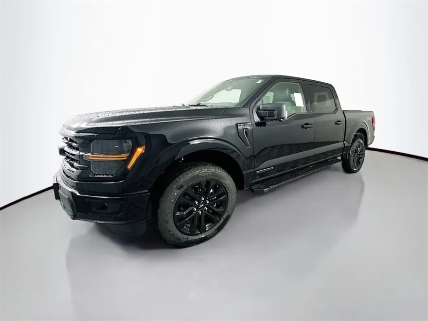 2025 Ford F-150 XLT photo 2