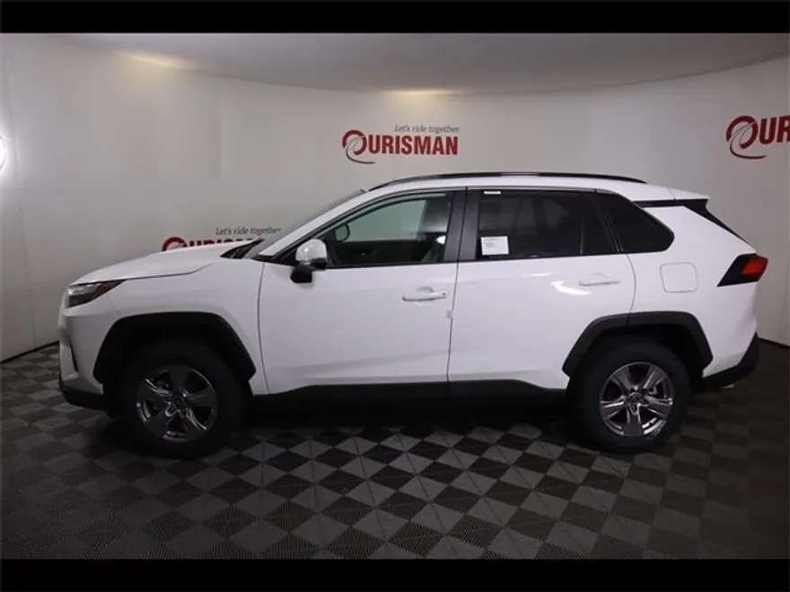 2025 Toyota RAV4 XLE photo 1