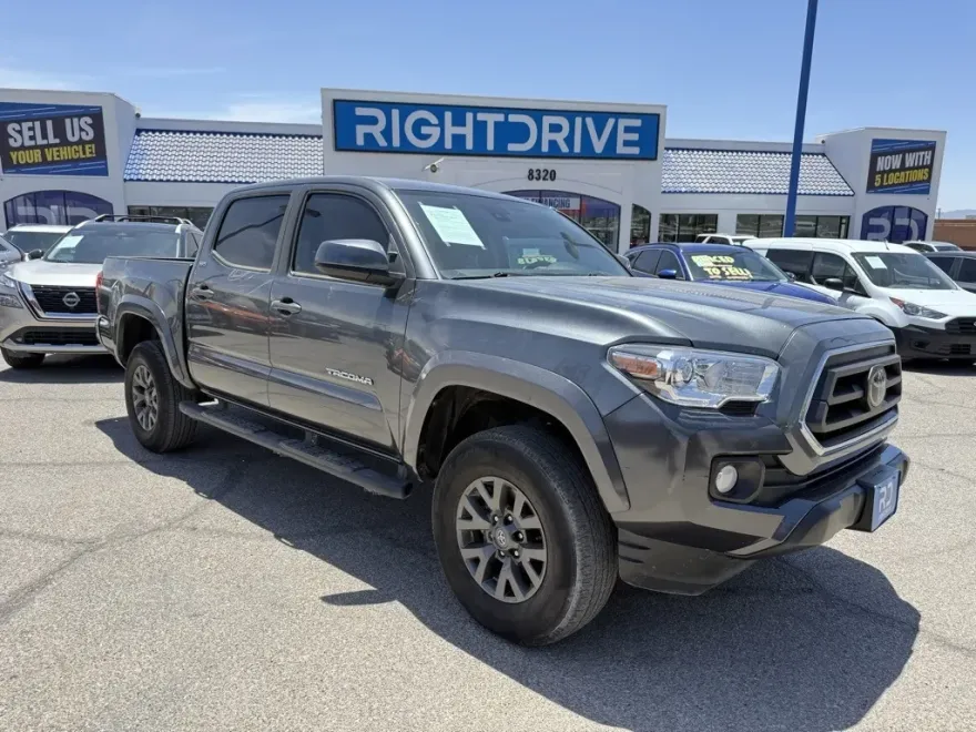 2023 Toyota Tacoma SR5 photo 1