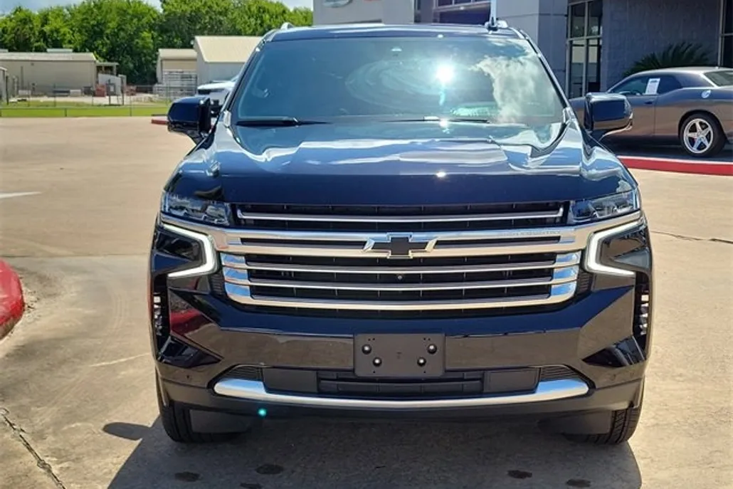 2024 Chevrolet Suburban High Country photo 1