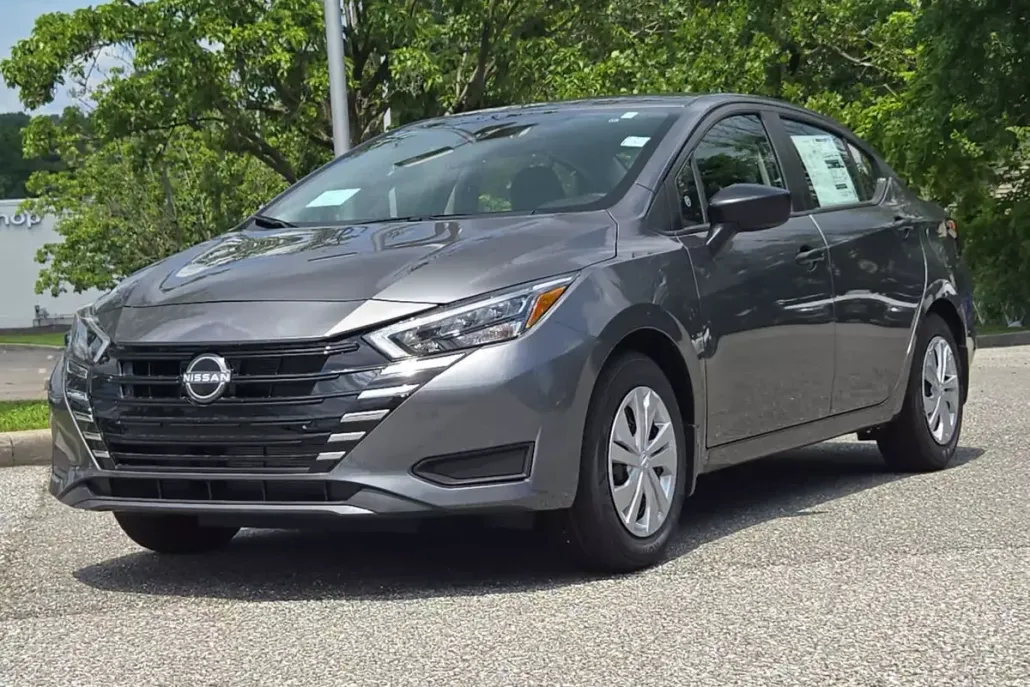 2025 Nissan Versa S photo 1