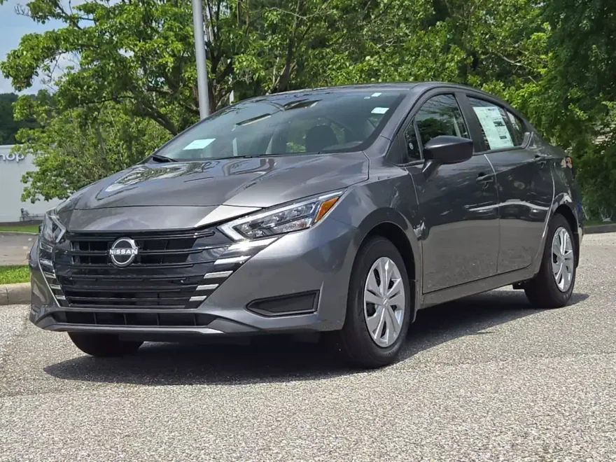 2025 Nissan Versa S photo 1