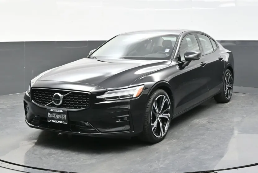 2024 Volvo S60 B5 Plus photo 1