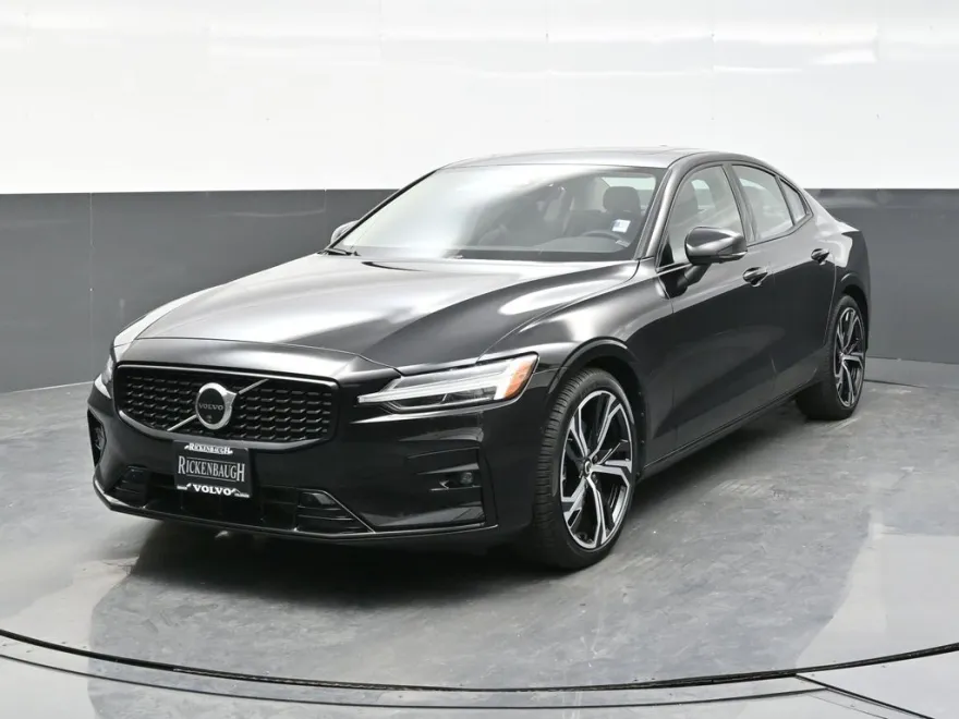 2024 Volvo S60 B5 Plus photo 1