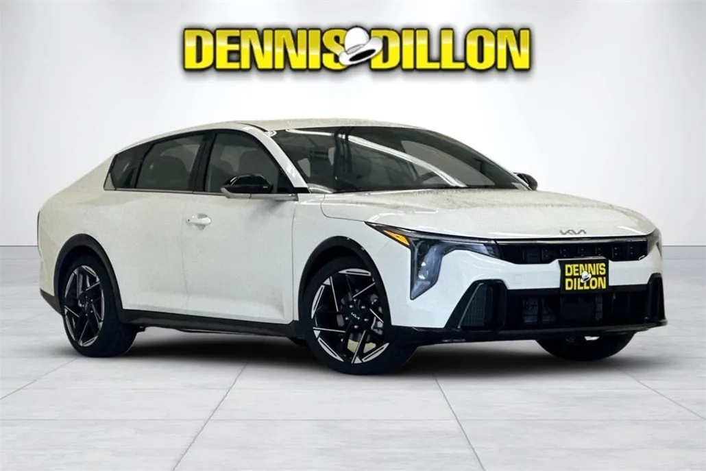 2025 Kia K4 GT-Line photo 1