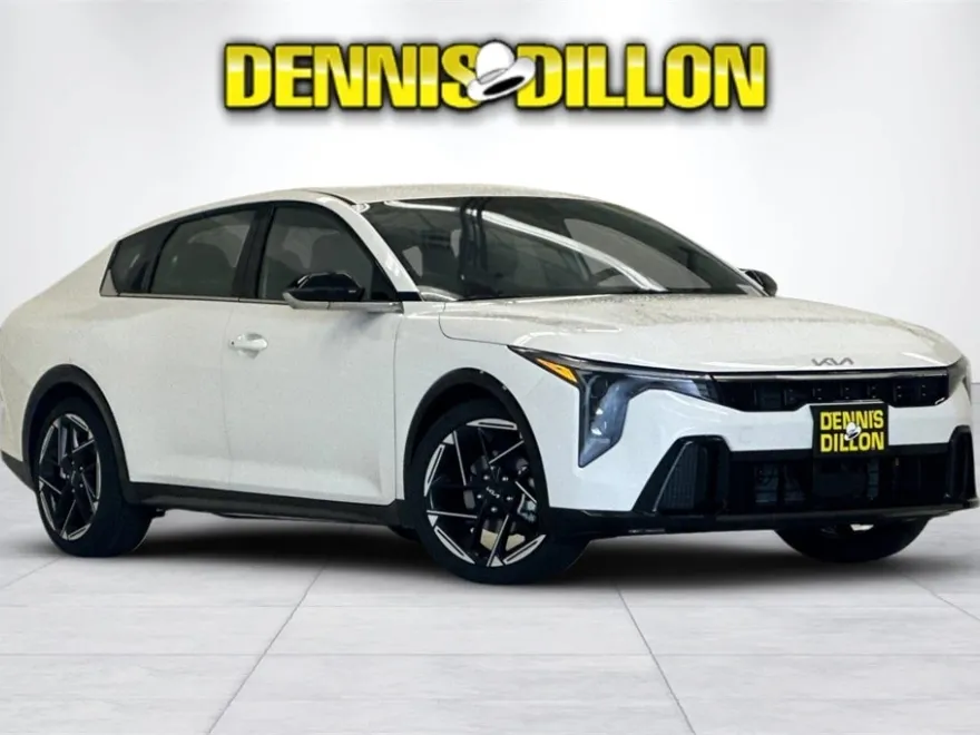 2025 Kia K4 GT-Line photo 1
