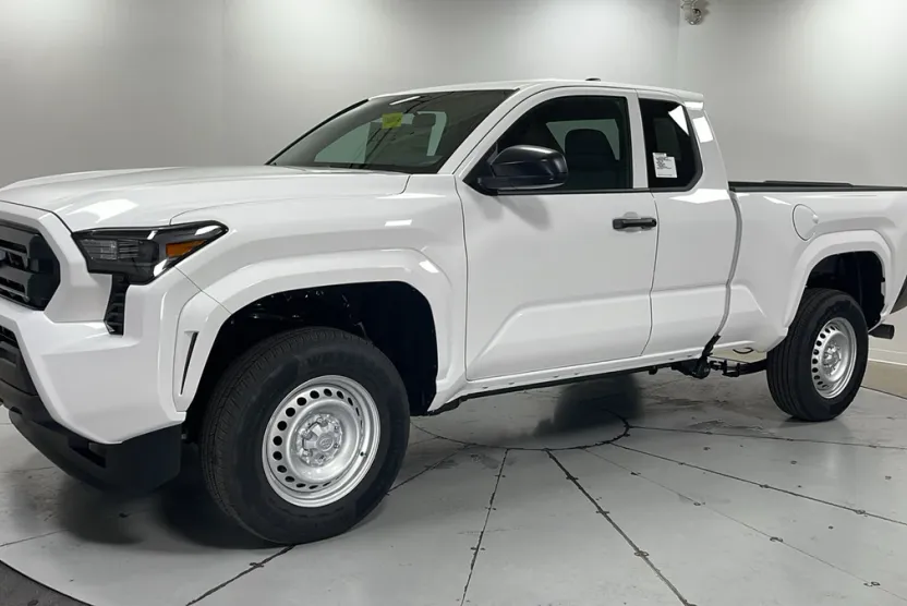 2025 Toyota Tacoma SR XtraCab photo 1