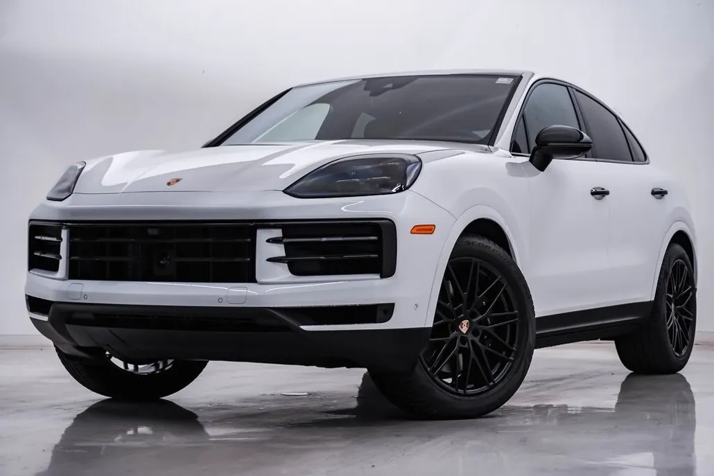 2025 Porsche Cayenne Coupe photo 1