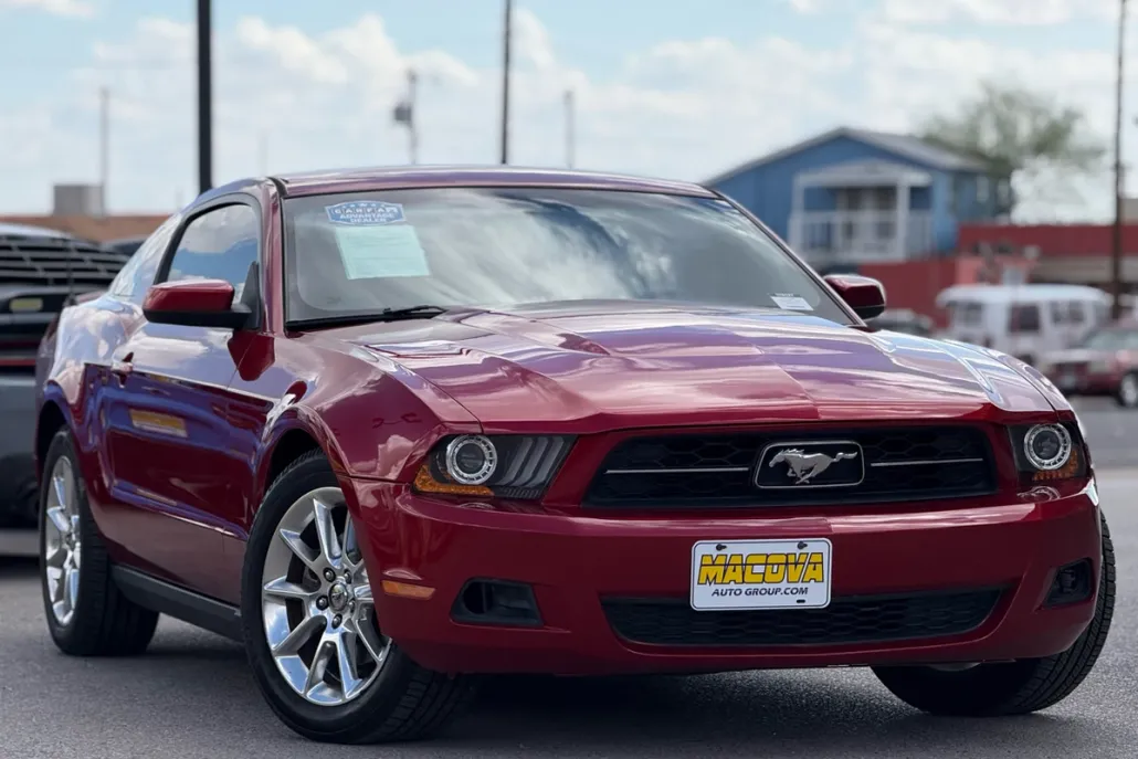 2011 Ford Mustang V6 photo 1