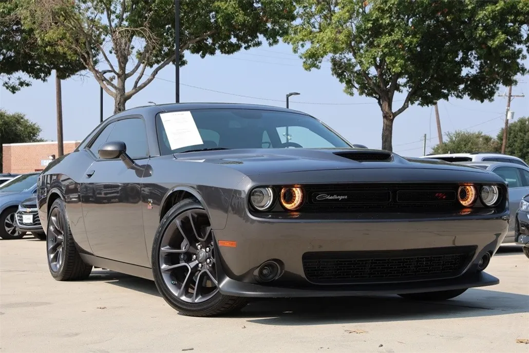 2022 Dodge Challenger R/T Scat Pack photo 1