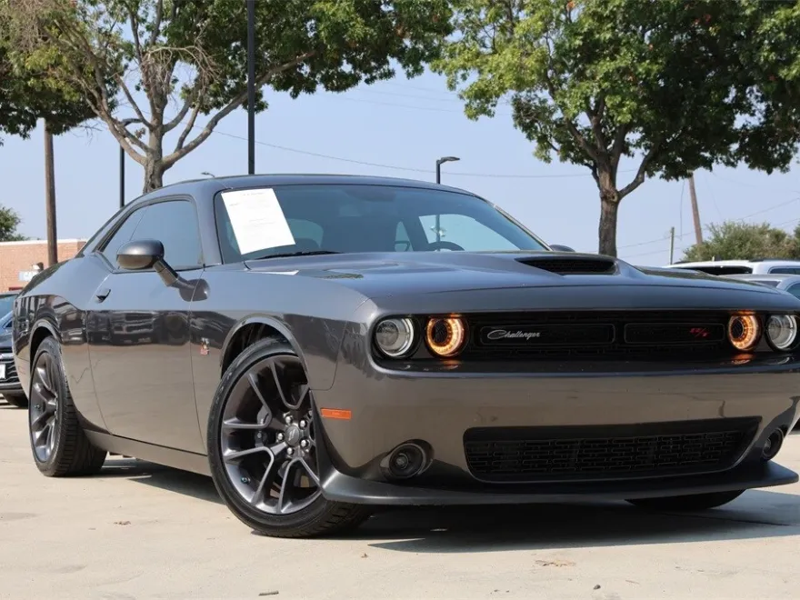 2022 Dodge Challenger R/T Scat Pack photo 1