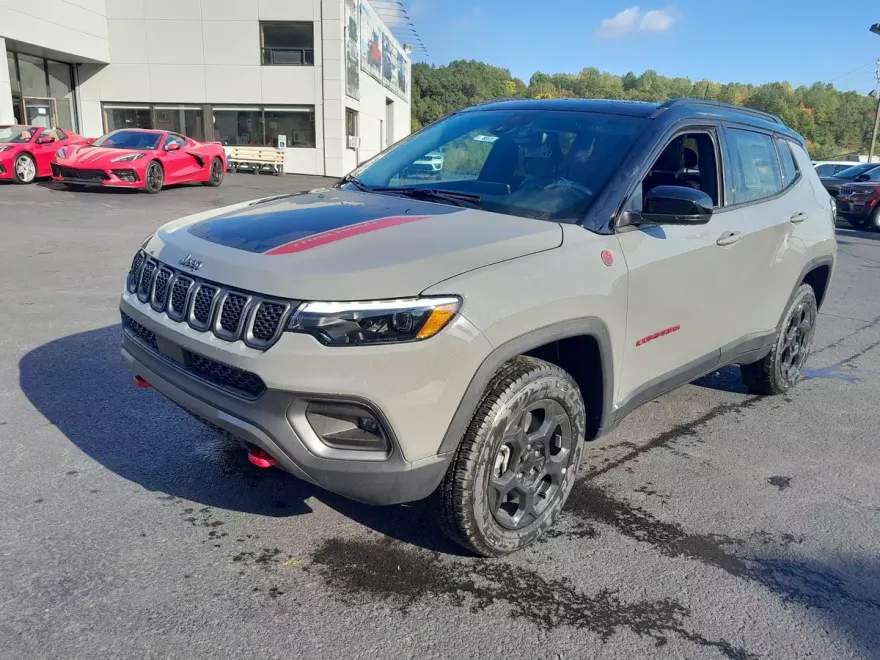 2023 Jeep Compass Trailhawk photo 1